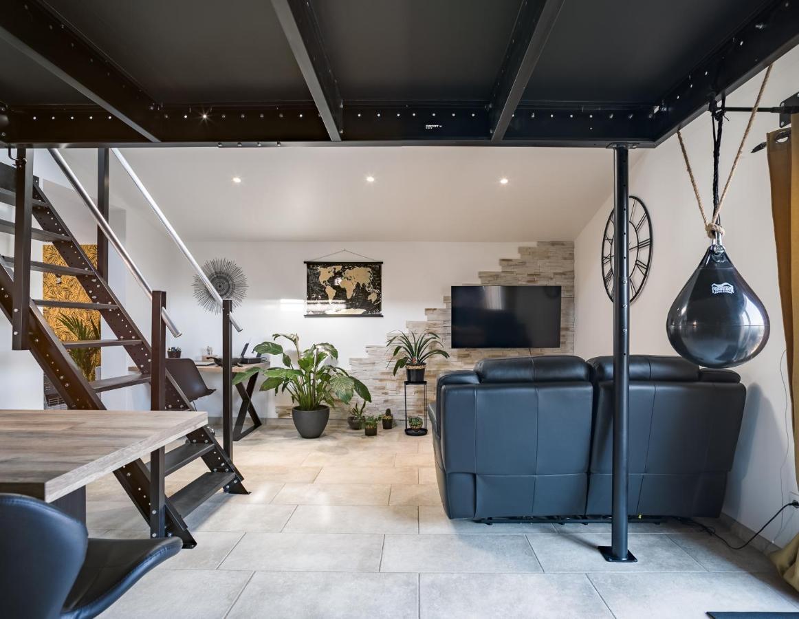 Апартаменты Loft Avec Jardin Et Parking Prive Труа Экстерьер фото