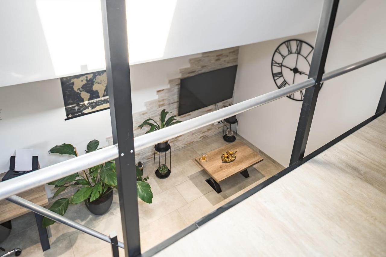 Апартаменты Loft Avec Jardin Et Parking Prive Труа Экстерьер фото